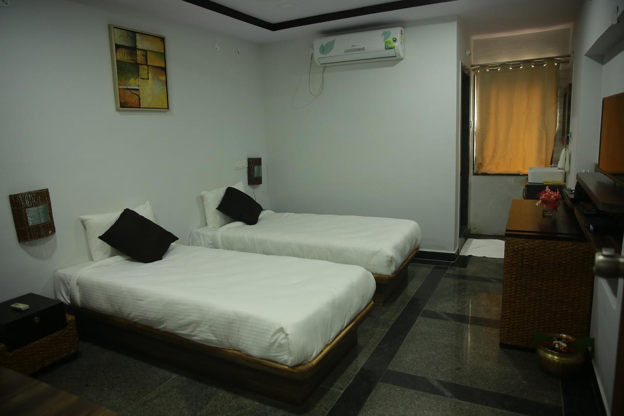 حيدر أباد Lokis Forest Inn المظهر الخارجي الصورة